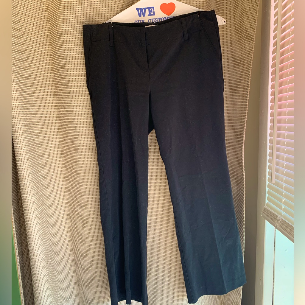 Previously Owned Ladies Black Pants Slightly Flare New York  Company Size 12